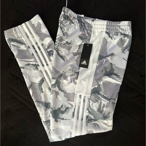NWT Boys Adidas Track Pants Size XLarge 18-20 Gray Camo